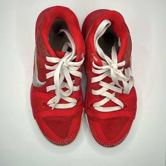 NIKE Kid's Kyrie 3 GS, University RED/University RED-Wolf Grey - Picture 4 of 8